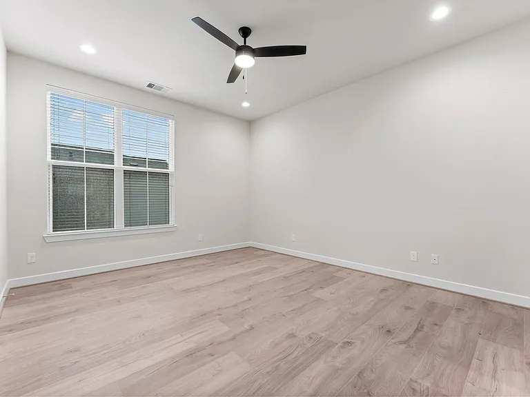 5905 Haring Ln — Photo 15