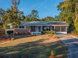 2455 Waycross Ave, Eustis, FL 32726