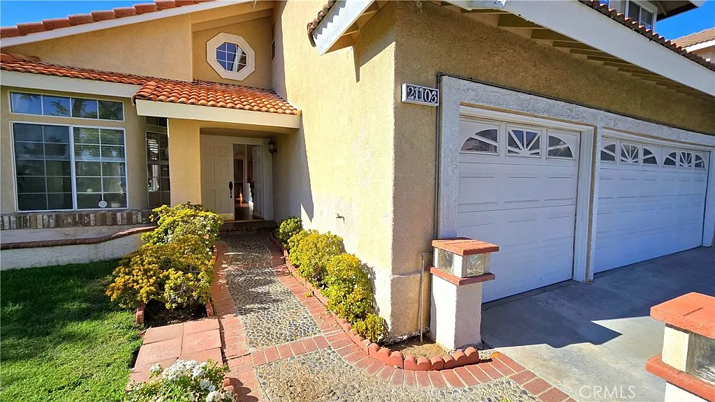 4 bed, 2552 sqft, $4,795 — Photo 2