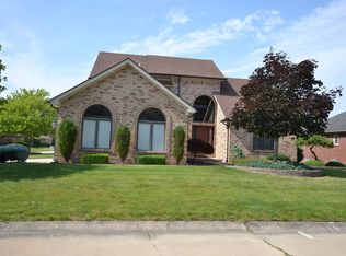 11245 Martha Dr, Warren, MI 48093