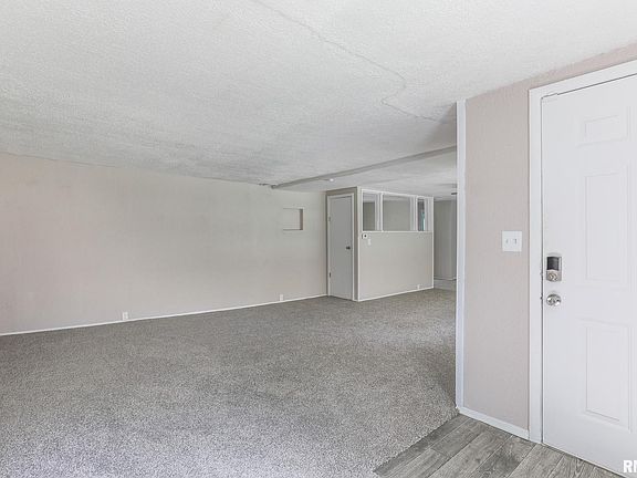 5th image of 2133 N Northcrest Dr
