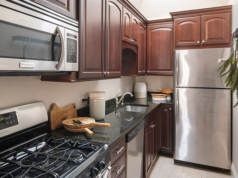 413 Beacon St #5 — Photo 7