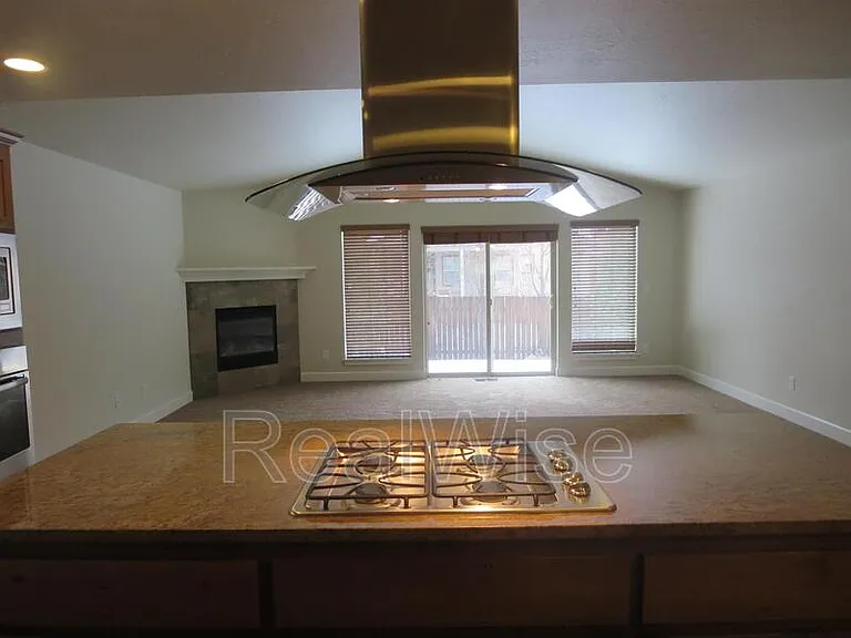 3006 NE Red Oak Dr — Photo 6
