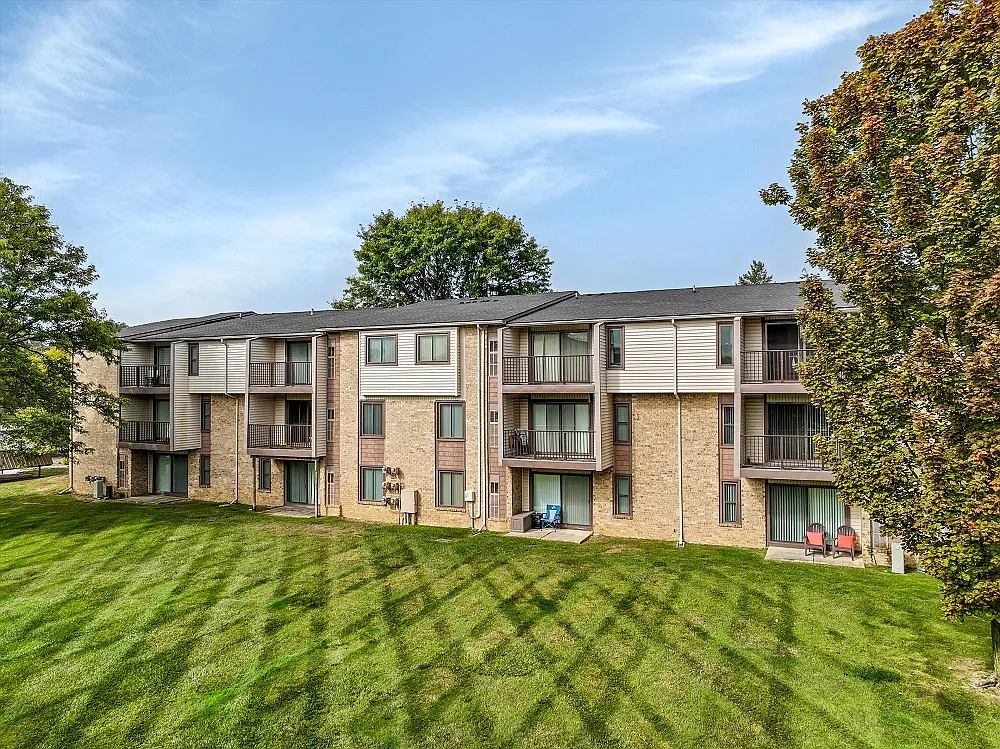 Fairmont Park Apartments — Photo 3