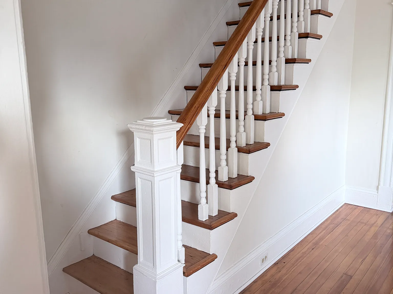 3 bed, $2,100 — Photo 2