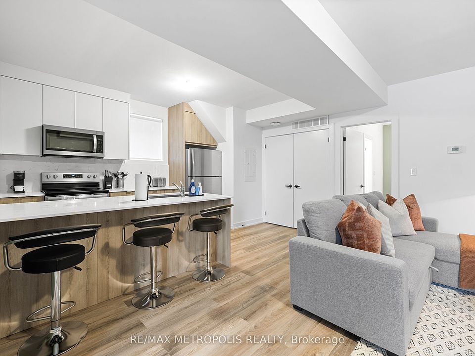 1st image of 447 Lansdowne Ave #B