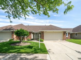 43 Fallcreek Cir #43, Montgomery, IL 60538