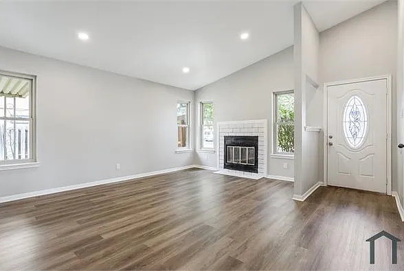 1606 Mona Dr — Photo 3