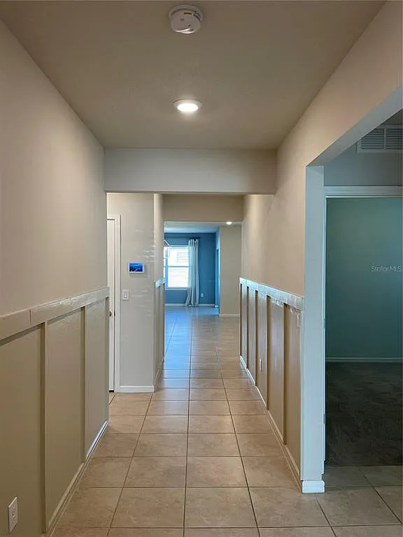 3 bed, 2.0 bath, 1701 sqft, $2,595 — Photo 2