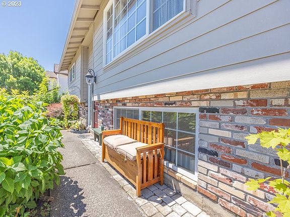 3rd image of 3400 NE 148th Ave