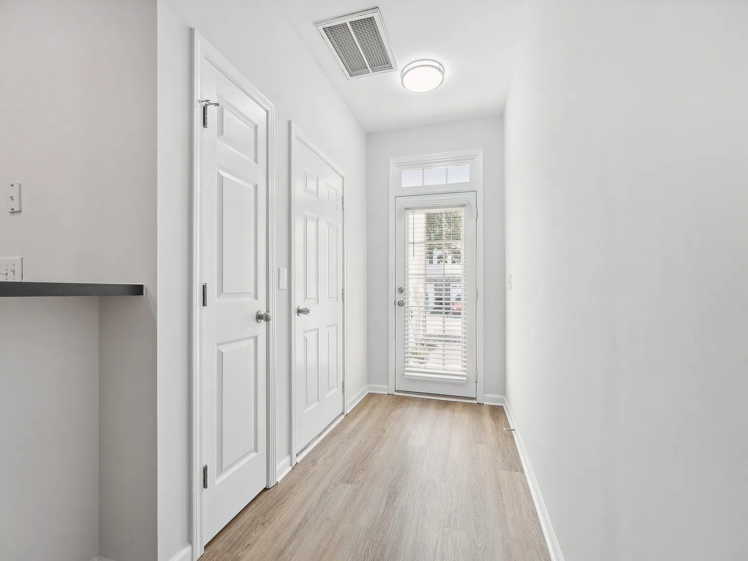 3 bed, 2.5 bath, 1445 sqft, $1,825 — Photo 2