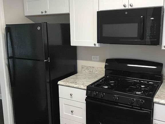 5th image of 17711 Hillcrest Dr