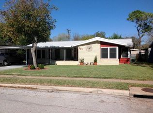 802 Morning Glory Dr, Victoria, TX 77904