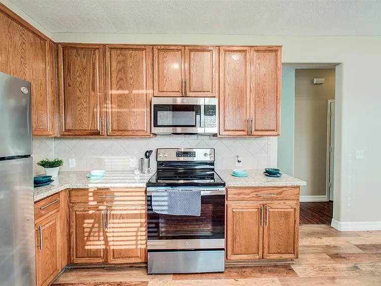 419 Thorpe Springs Dr — Photo 16