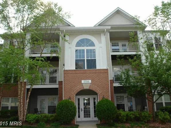 1516 N Point Dr APT 4-201, Reston, VA 20194