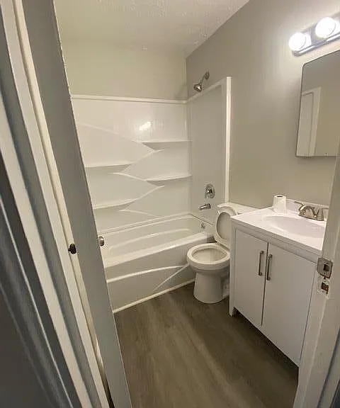 568 Anniston Dr — Photo 5