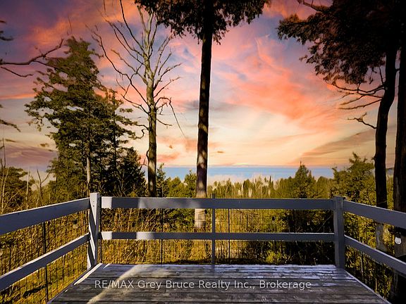 3rd image of 128 Thornridge Rd