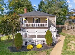 715 8th St, Irwin, PA 15642