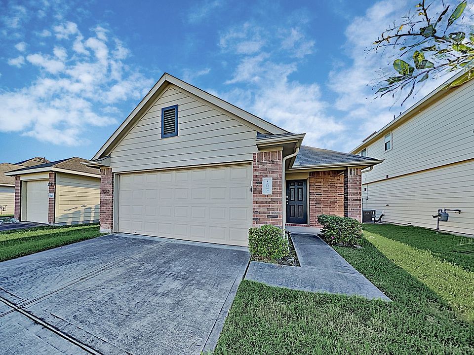 1st image of 12043 Jillian Crossing Dr