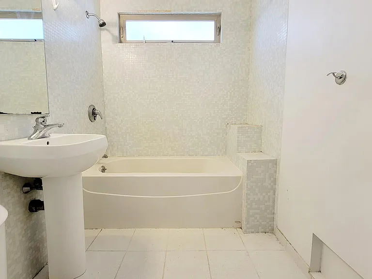41 Whitfield Rd #1B — Photo 3