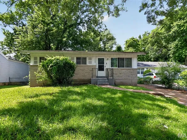 7480 Castro Dr, Saint Louis, MO 63135
