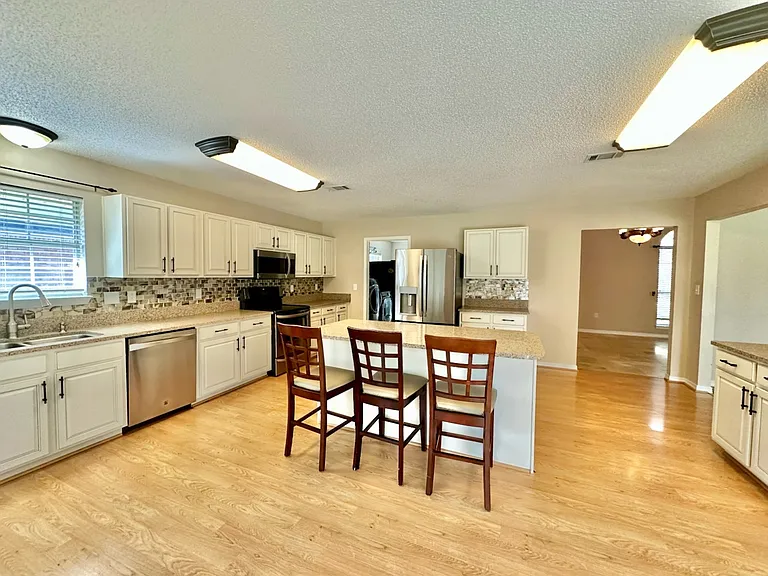 4025 Lauren Ct — Photo 6
