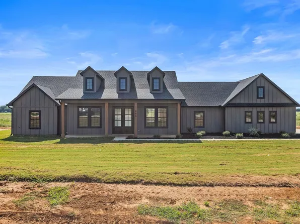 990 Dixie Estates Way, Whitesboro, TX 76273
