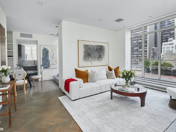 17 West 54th Street PHA image 2 of 10