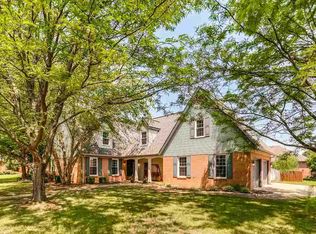 8212 Carolwood Dr, Evansville, IN 47715