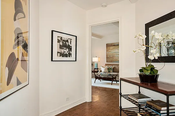 Sold by Ann Weintraub, Ltd. | media 22