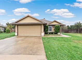 3903 Crown Ridge Ct, College Station, TX 77845