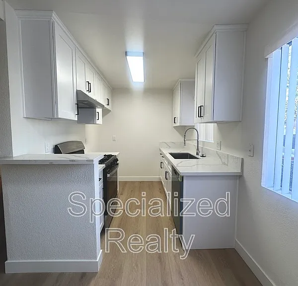 14718 Sylvan St. — Photo 3