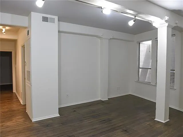 333 Julia St #324 — Photo 7