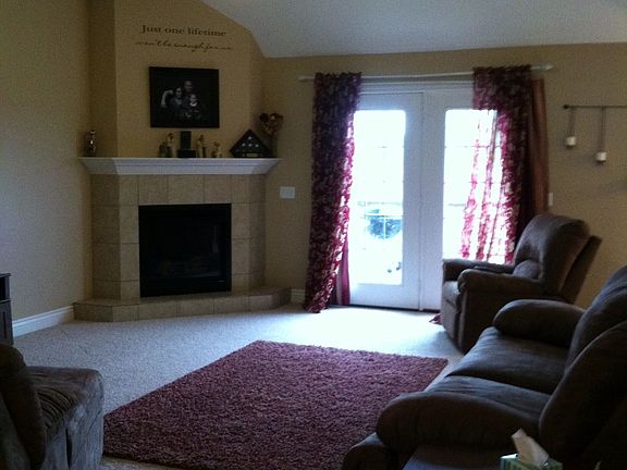 3rd image of 834 S Cobble Creek Blvd