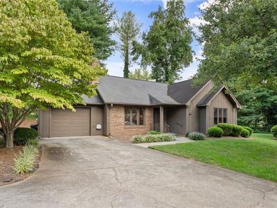 240 Barrington Pl, Winston Salem, NC, 27104