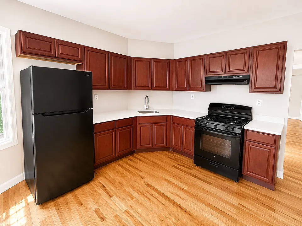 25 Salem St #2