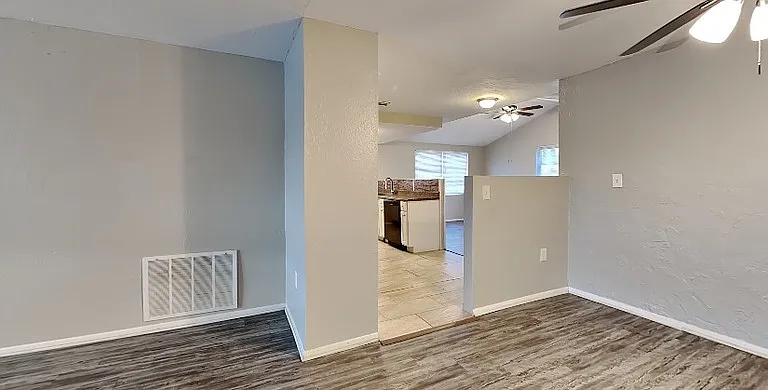 7431 San Moritz Dr — Photo 7
