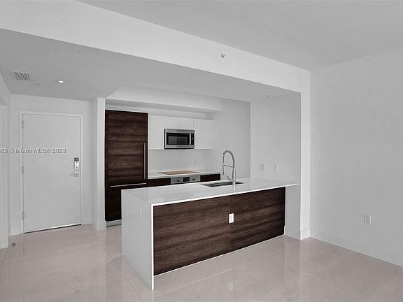 5th image of 301 Altara Ave APT 728