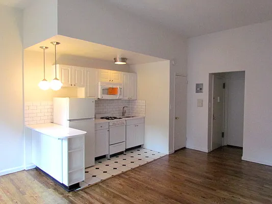 Rented by Mirador Real Estate | media 8
