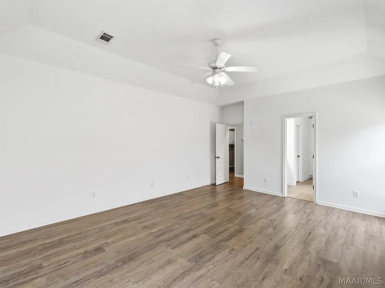 1312 Meadow Glen Rd — Photo 16