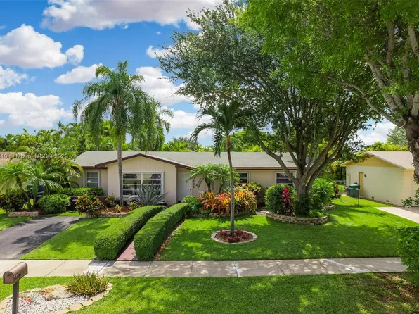 10465 SW 124th Ct, Miami, FL 33186