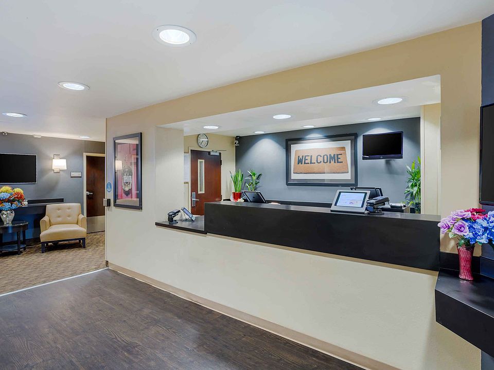 Lobby and Guest Check-in