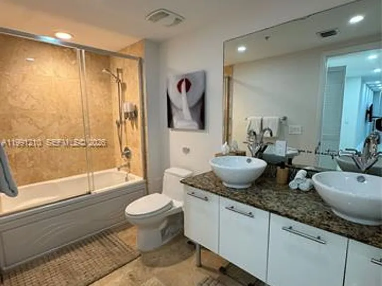 41 SE 5th St #2305 — Photo 22
