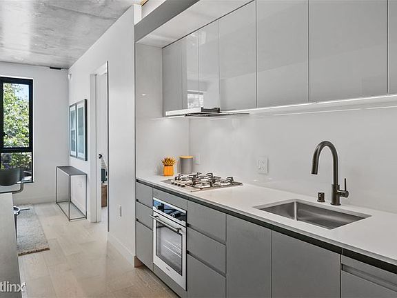 4th image of 960 Market St #706