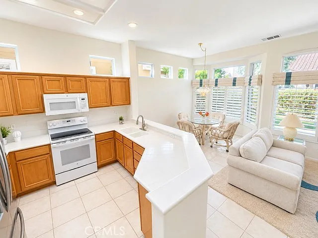 2 bed, 1527 sqft, $2,995 — Photo 2