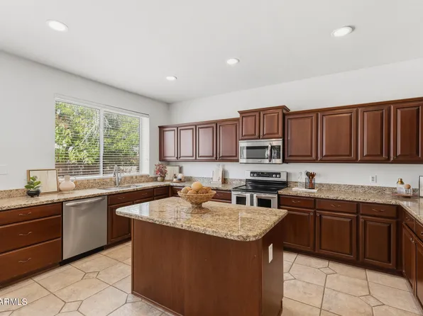 6738 W WAHALLA Lane, Glendale, AZ 85308
