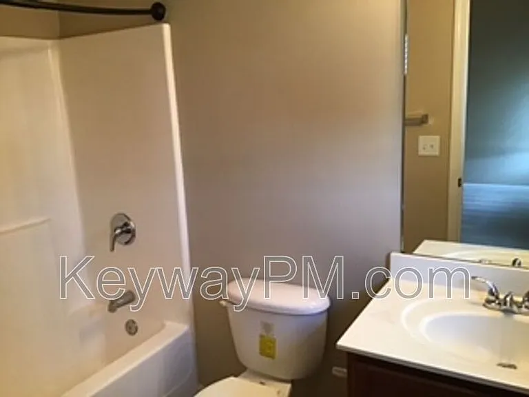 6017 Reynolds Cir — Photo 10