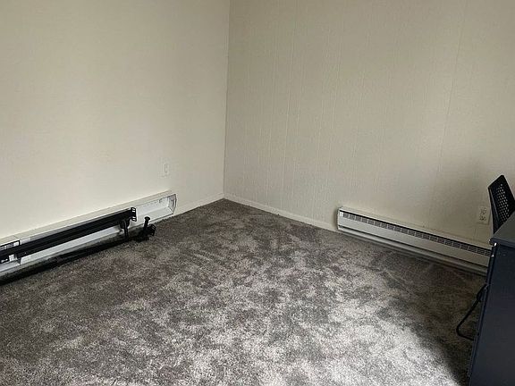 3rd image of 310 E Chalmers St #0B-1Ba