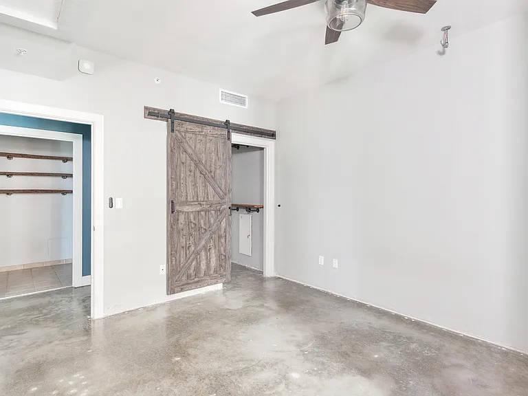 1120 E Kennedy Blvd #728 — Photo 3