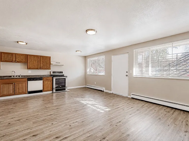 1422 Macon St — Photo 4